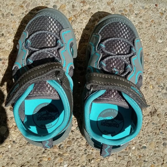💥💥3 for $10💥Boys OshKosh B'gosh sandals - Picture 8 of 12